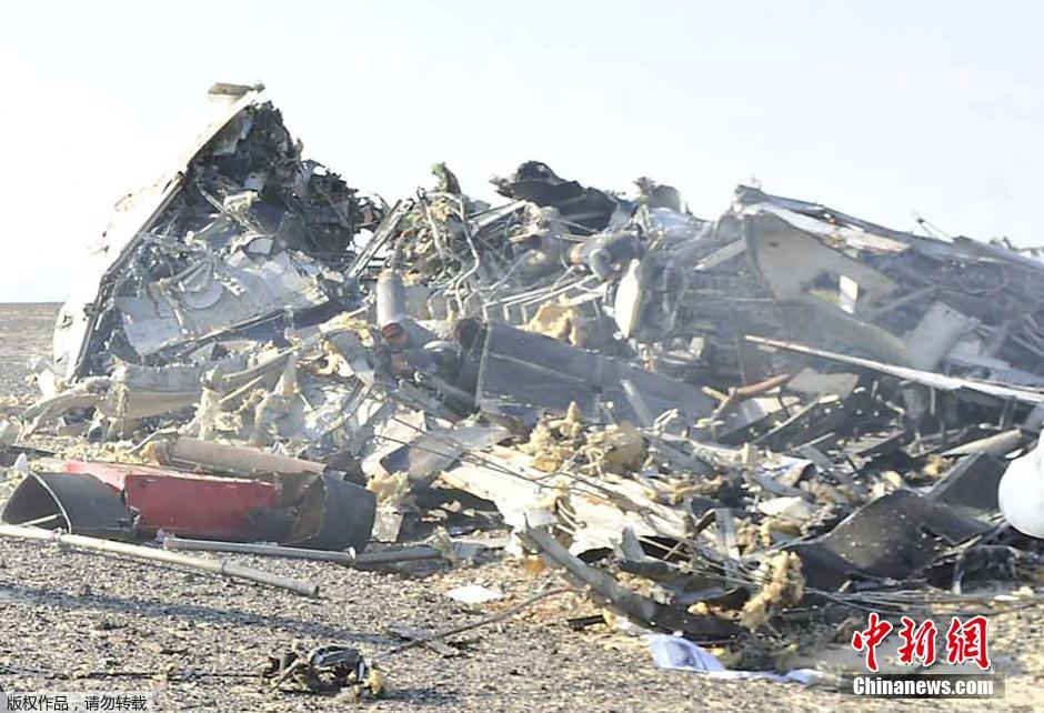 當?shù)貢r間2015年10月31日，在埃及墜毀的俄羅斯客機殘骸散落在西奈半島的沙漠之中