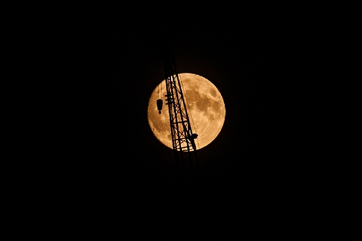 68年來最大！今晚夜空上演超級(jí)月亮