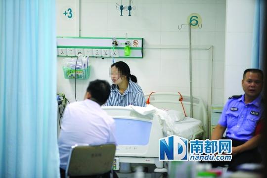 5月30日上午,跳橋女子獲救后被送往醫(yī)院救治,警方到場(chǎng)調(diào)查。南都記者 陳偉斌 攝