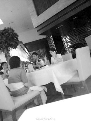 疑似與章澤天家人一起吃飯 網(wǎng)絡(luò)圖片 疑似與章澤天家人一起吃飯 網(wǎng)絡(luò)圖片