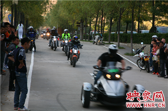 2014首屆蟒河摩托藝術(shù)文化節(jié)在蟒河景區(qū)隆重開幕 2014首屆蟒河摩托藝術(shù)文化節(jié)在蟒河景區(qū)隆重開幕