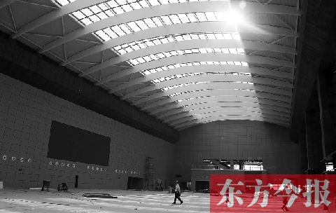 作為高鐵鄭州東站最重要的配套工程，鄭州綜合交通樞紐公路客運(yùn)站的裝修工作即將完成，預(yù)計(jì)今年9月底與鄭州