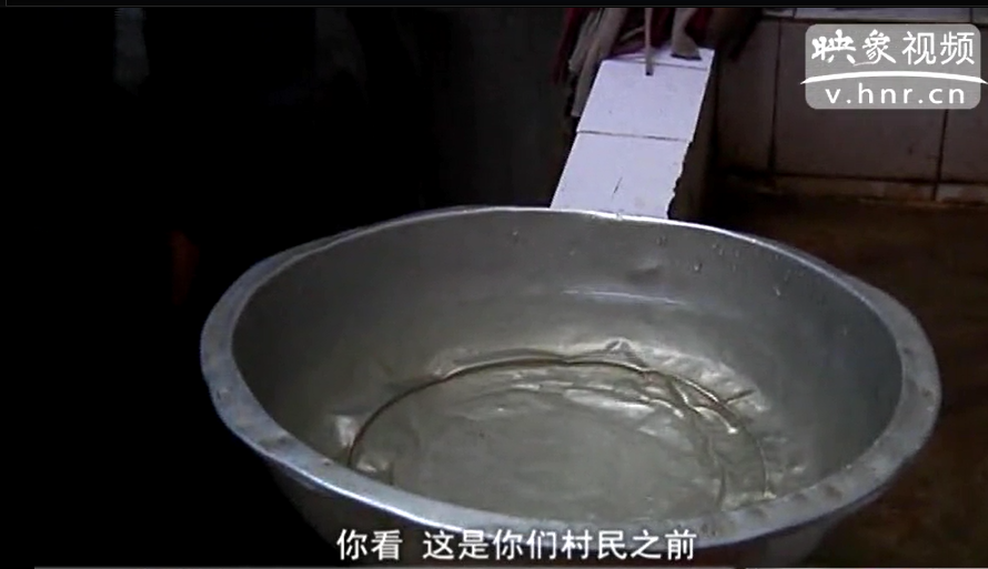 帶“豬糞味”的自來(lái)水還要喝多久？