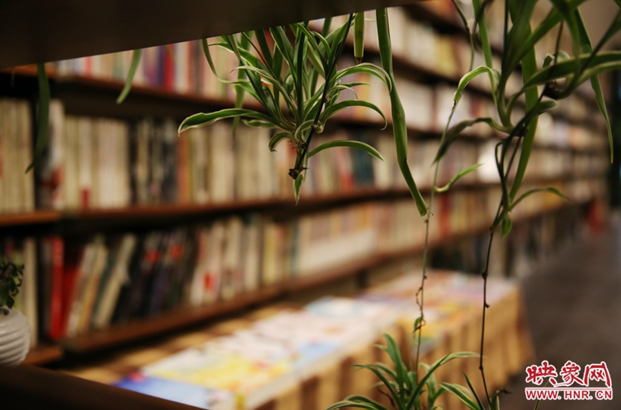 書(shū)店內(nèi)的裝飾。