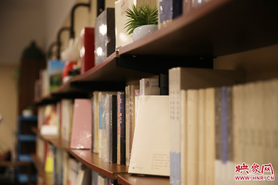 書(shū)店內(nèi)的裝飾。
