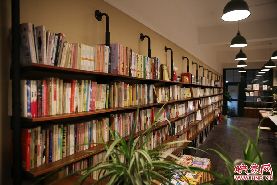 書(shū)店內(nèi)的裝飾。